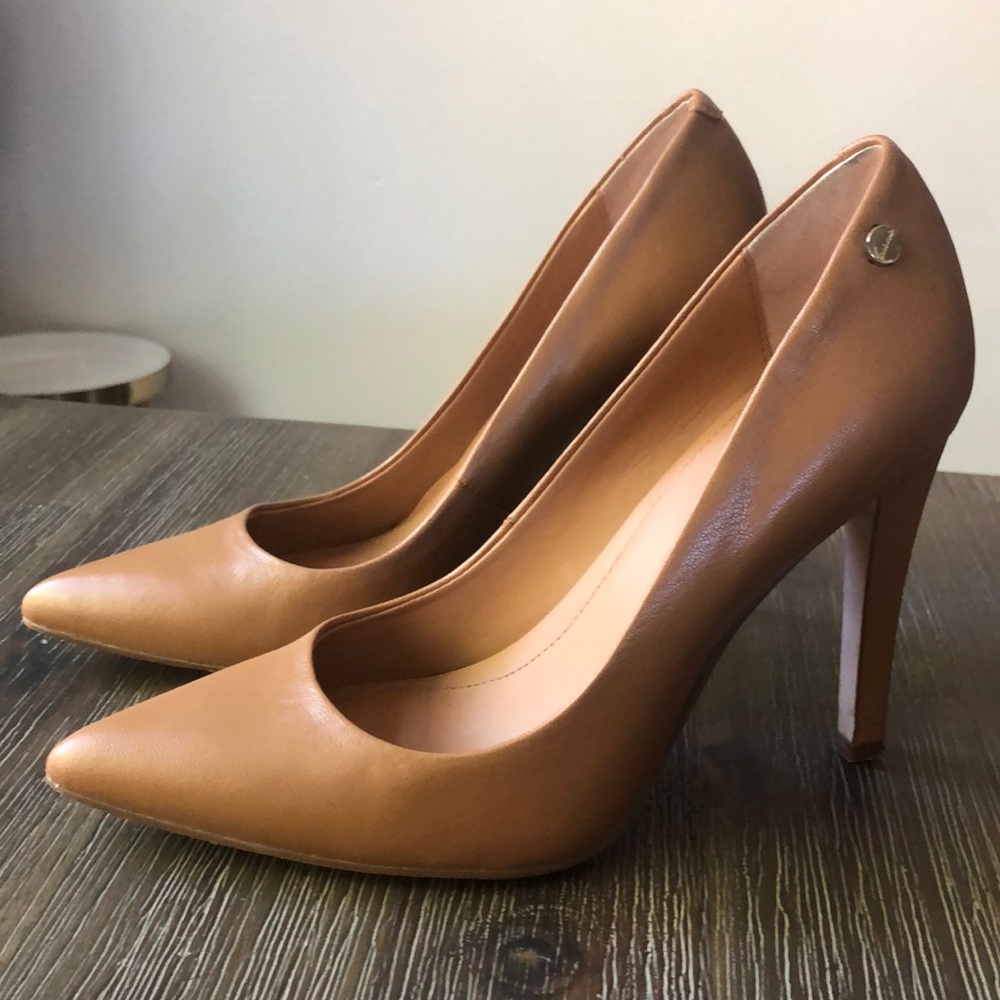 Calvin Klein Brady leather pointed toe pump